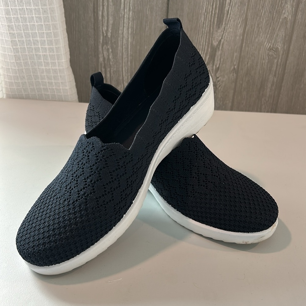 Coral Bay Women's navy Slip-On Shoes- excellent!
